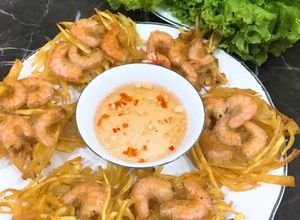 Hình của món Tôm khoai lang chiên bột.