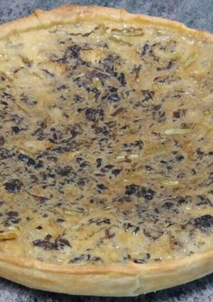 Foto principal de Quiche de Morcillas de cebolla, con manzana y ajetes salteados🍎