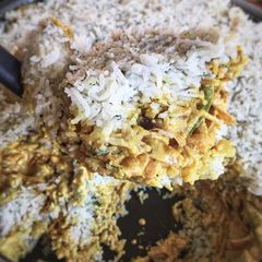 Dill rice with creamy chicken A picture of Dill rice with creamy chicken.