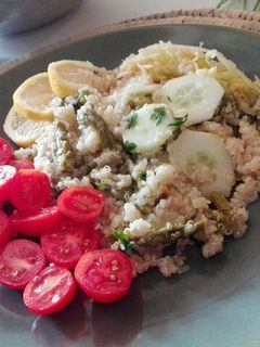 Una foto de Ensalada de quinoa con espárragos verdes