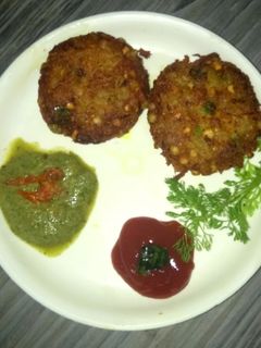 साबूदाना वडा़ (Sabudana vada recipe in Hindi) रेसिपी मुख्य फोटो