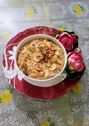 A picture of Sweet Pongal.