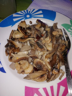 Una foto de Es Tiempo de Setas 🍄🌹💐🍀💚♥️😋🤗🍷🧡💖
