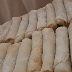 A picture of Spring rolls.