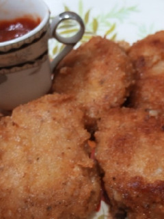 A picture of Aloo ke kabab.