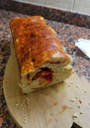 Una foto de Pan relleno de longaniza