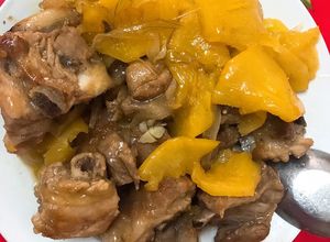 Hình của món Sườn rim dứa, món ăn khá tốn cơm.