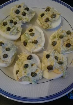 Foto principal de Huevos rellenos de atún y aguacate