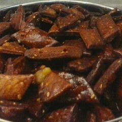 A picture of Gur (jaggery) para.