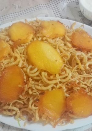 عکسی از دستور ماکارونی با ته دیگ سیب زمینی 😋