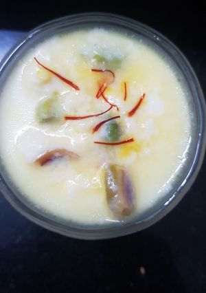 A picture of Mom's sweetest surprise- Rasgulla payesh (Rasgulla kheer).