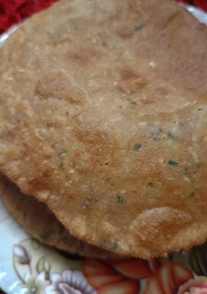 A picture of Chana dal poori.