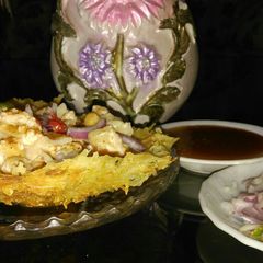 A picture of Potato basket chaat.