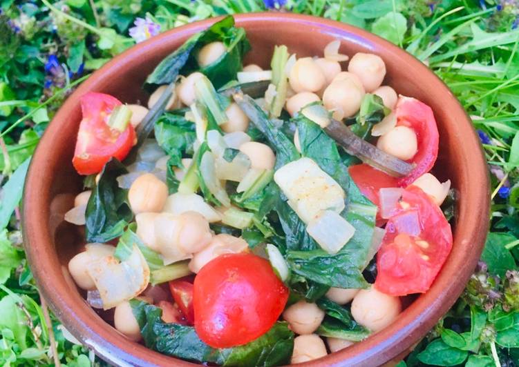 Espinacas con Garbanzos (chickpeas and spinach tapas) π±