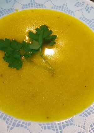 Foto principal de Sémola de caldo de pollo y verduras