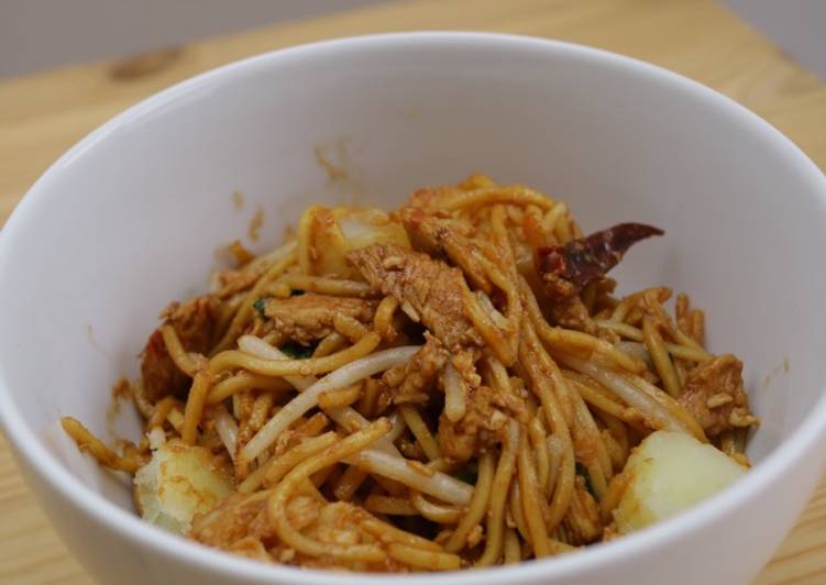 Steps to Make Any-night-of-the-week Mee goreng