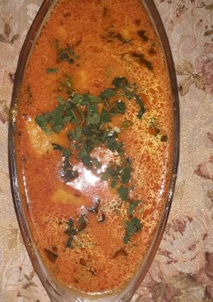 A picture of Kathiyawadi dhokli ni sabzi.