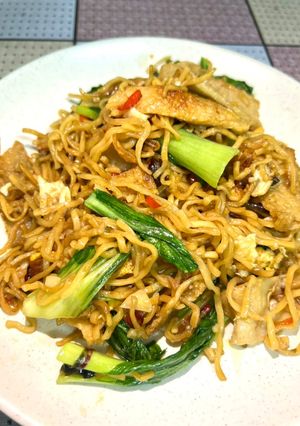 A picture of Fried Noodles (Mee Tuaran).