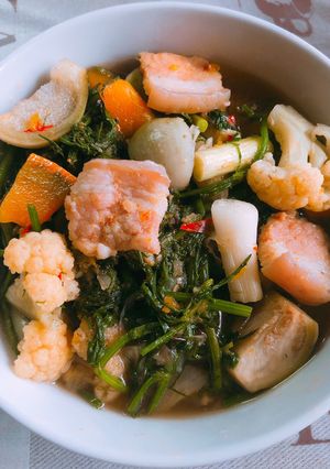 รูปของ แกงอ่อมหมูสามชั้น ผักรวม