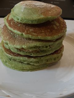 Una foto de Hot cakes Hulk 💚 (espinaca)