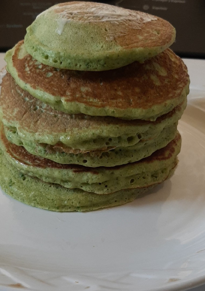 Una foto de Hot cakes Hulk 💚 (espinaca)