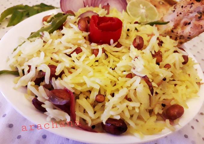 Lemon rice with mix salad