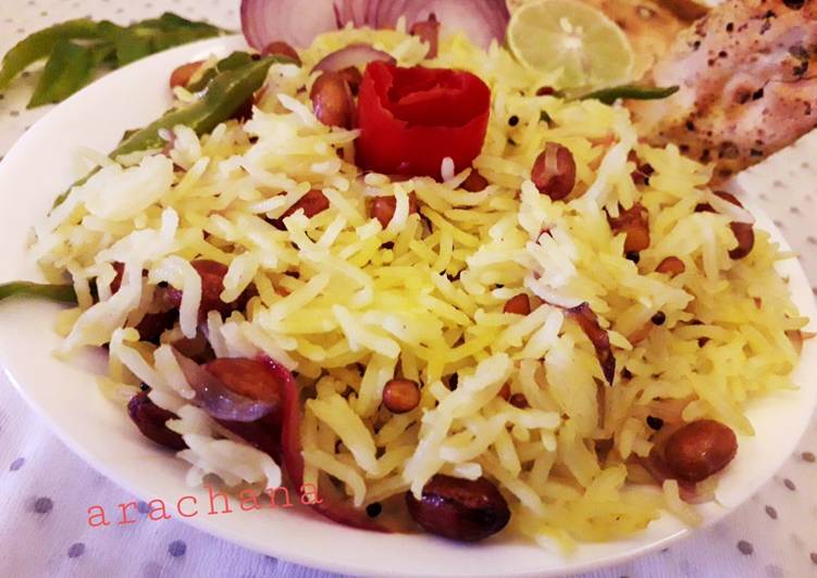 Lemon rice with mix salad