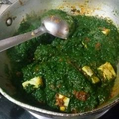 A picture of Palak Paneer.