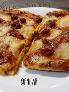 Una foto de Pizza de patata y chistorra