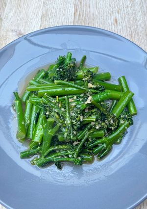 蒜炒青花筍 的食譜成品照片