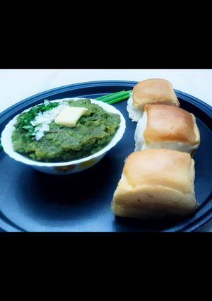 ગ્રીન પાવ ભાજી (Green Pav Bhaji Recipe In Gujarati) રેસીપી મુખ્ય ફોટો