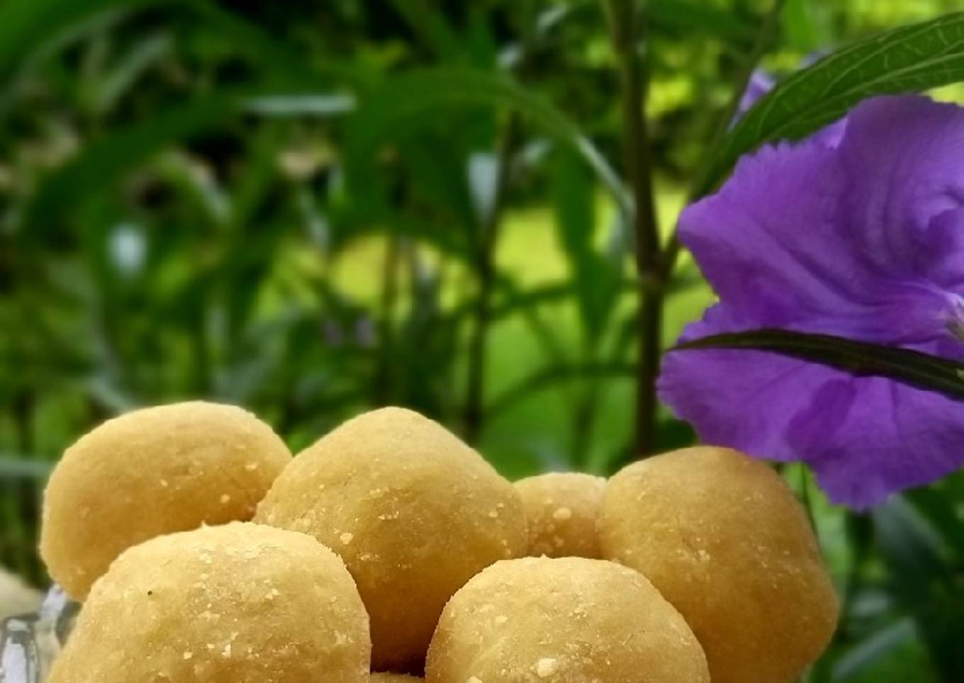 Kue kering Bola Manis