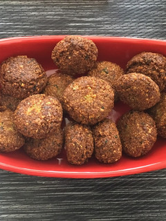Csicseriborsó fasírt, vagyis falafel recept fotója