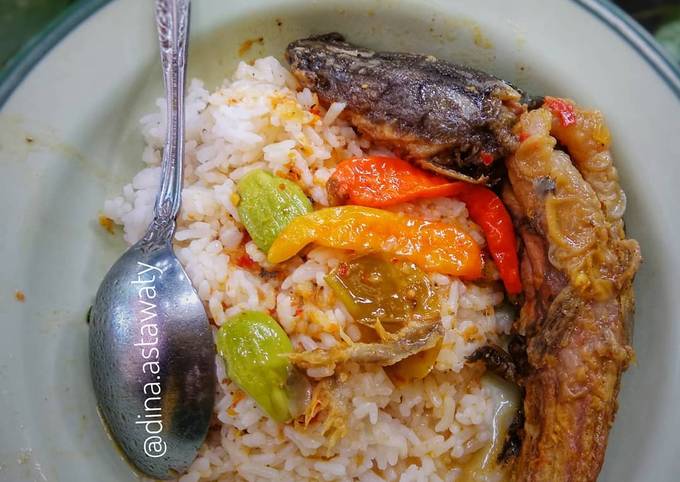 Resep Mangut lele kemangi pete oleh DapurUmmiDina - Cookpad