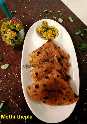 A picture of Methi thepla.