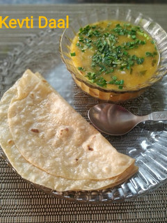 કેવટી દાળ (Kevti Dal Recipe In Gujarati) રેસીપી મુખ્ય ફોટો