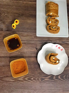 A picture of Moi moi rolls.