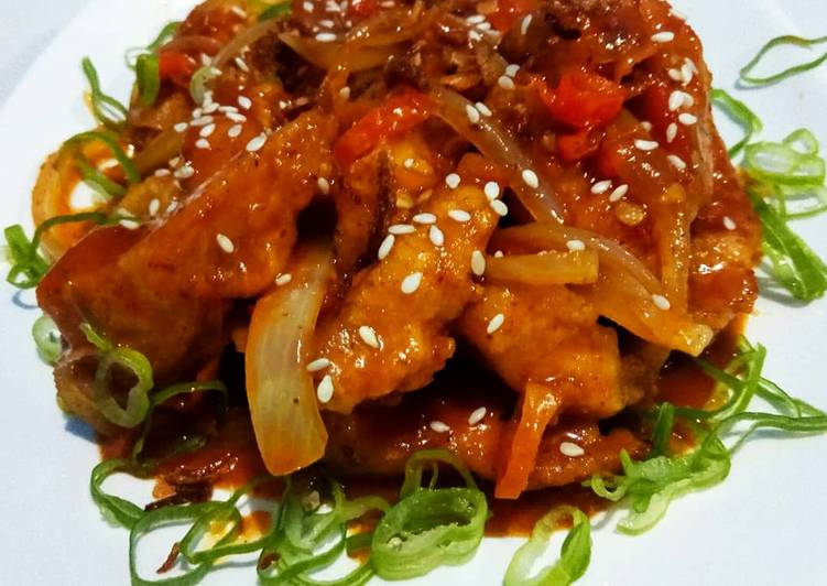 Hot Crispy Chicken with Sweet Spicy Sauce