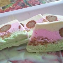 A picture of Gulab jamun ice cream cake.