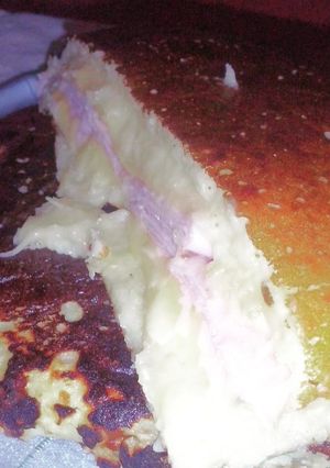 Una foto de Tortilla de papa con jamón y queso