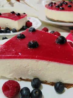 Una foto de Tarta de queso y frutos rojos