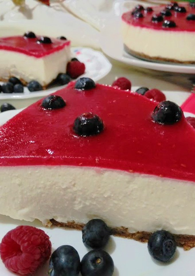 Una foto de Tarta de queso y frutos rojos