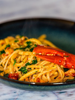 Foto di Pasta Integrale Fresca all’Astice Blu con Datterini