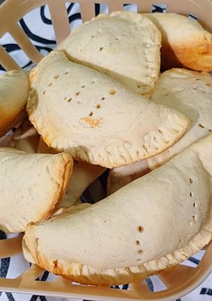Una foto de Empanadillas Rellenas con Dulce de Batata 🍠
