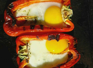 Una foto de Morrones a la parrilla rellenos