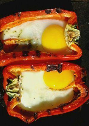 Una foto de Morrones a la parrilla rellenos