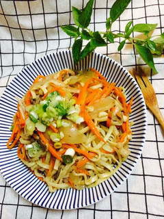 牛肉什錦炒麵 的食譜成品照片
