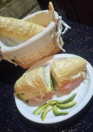 Una foto de Pan rústico natural (baguette)