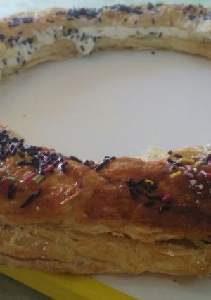 Una foto de Roscón de Reyes de Hojaldre