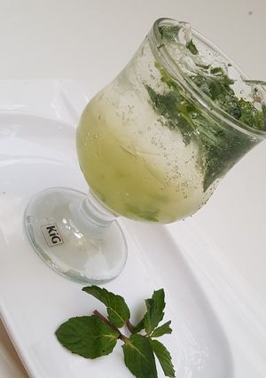 A picture of Virgin mojito.